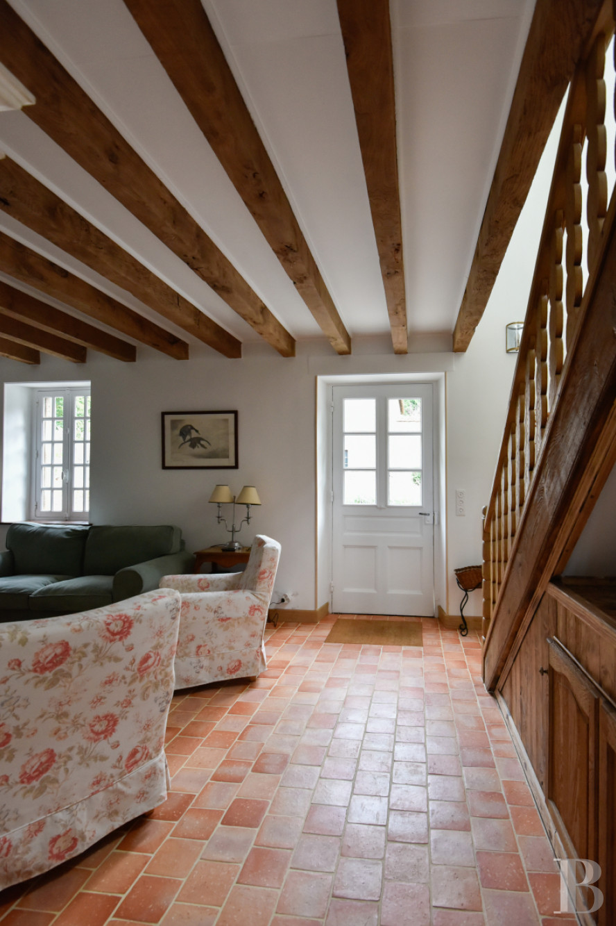 En Limousin, dans le sud-est de la Creuse et à proximité d’Aubusson, un logis indépendant du 17e siècle au centre d’une place forte médiévale,  - photo  n°10